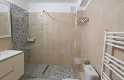 Rental of a comfortable 3-room apartment, 64 m², Old Town, Constanța, Romania